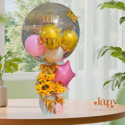 Arreglo de globo de mesa con girasoles eternas